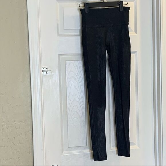 Spanx Faux Leather Leggings Size Small - Picture 4 of 10